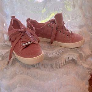 Velvet soft sneakers!